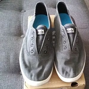 Charcoal, laceless slip on keds